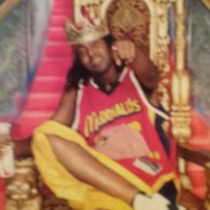 Meet your Posher, Dominique